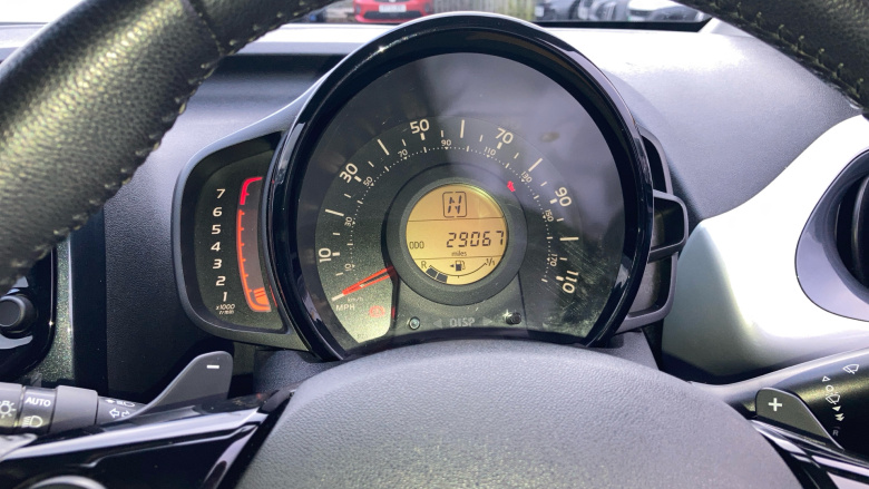 Toyota Aygo 1.0 VVT-i X-Clusiv 2 5dr x-shift Petrol Hatchback